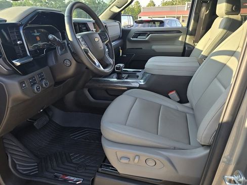 Certified 2025 Chevrolet Silverado 1500 LTZ AWD/4WD image 12