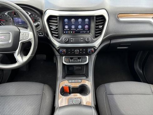 Used 2023 GMC Acadia SLE image 18