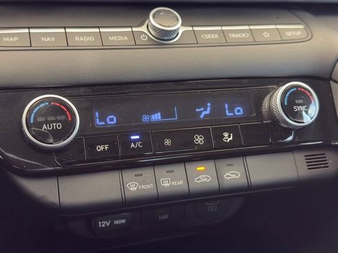 Used 2024 Hyundai Elantra SEL FWD image 25