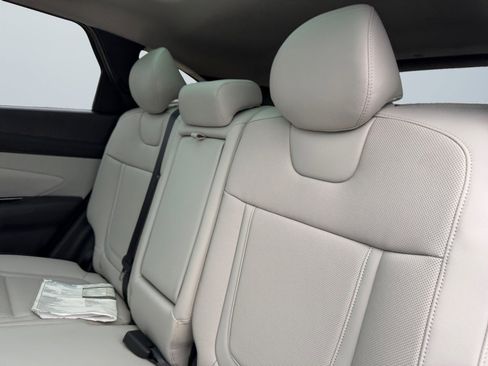 Certified 2025 Hyundai Tucson Limited image 15