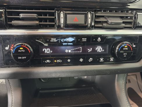 Used 2023 Nissan Pathfinder SL image 26