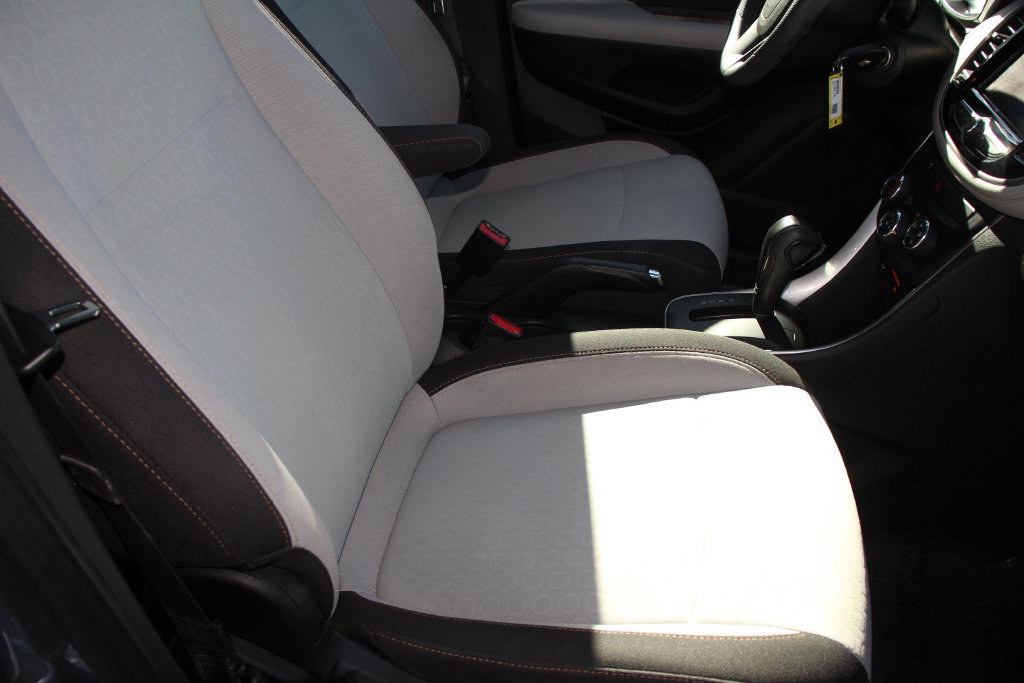Used 2020 Chevrolet Trax LS w/ Tint and Cruise Package FWD image 28