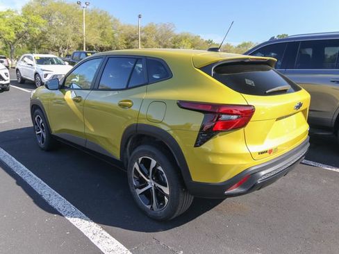 Used 2024 Chevrolet Trax RS w/ Driver Confidence Package image 3