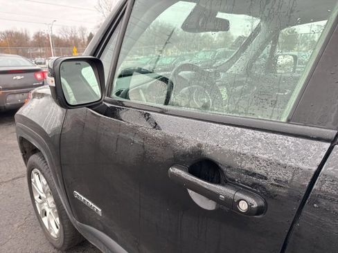 Used 2022 Jeep Renegade Limited image 4