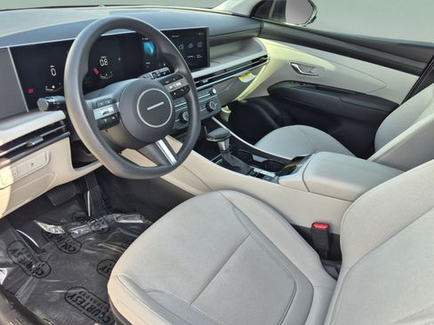 Certified 2026 Hyundai Tucson SE FWD image 18