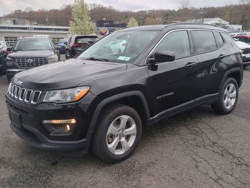 Used 2020 Jeep Compass Latitude w/ Popular Equipment Group AWD/4WD image 7