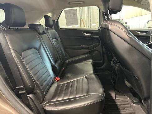 Used 2019 Ford Edge SEL w/ Equipment Group 201A AWD/4WD image 33