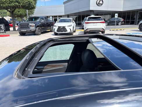 Used 2020 BMW 530i w/ Premium Package RWD image 11
