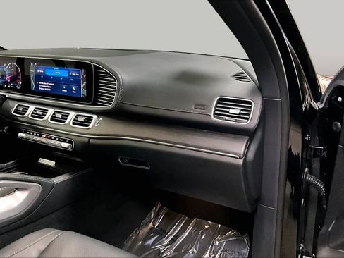 Used 2024 Mercedes-Benz GLS 450 4MATIC image 19