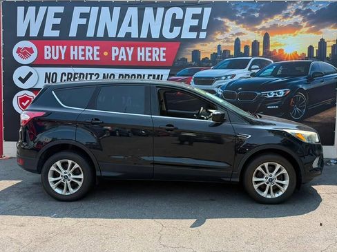 Used 2017 Ford Escape SE AWD/4WD image 8