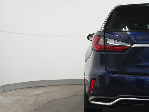 Used 2021 Lexus RX 350L Premium w/ Premium Package image 12