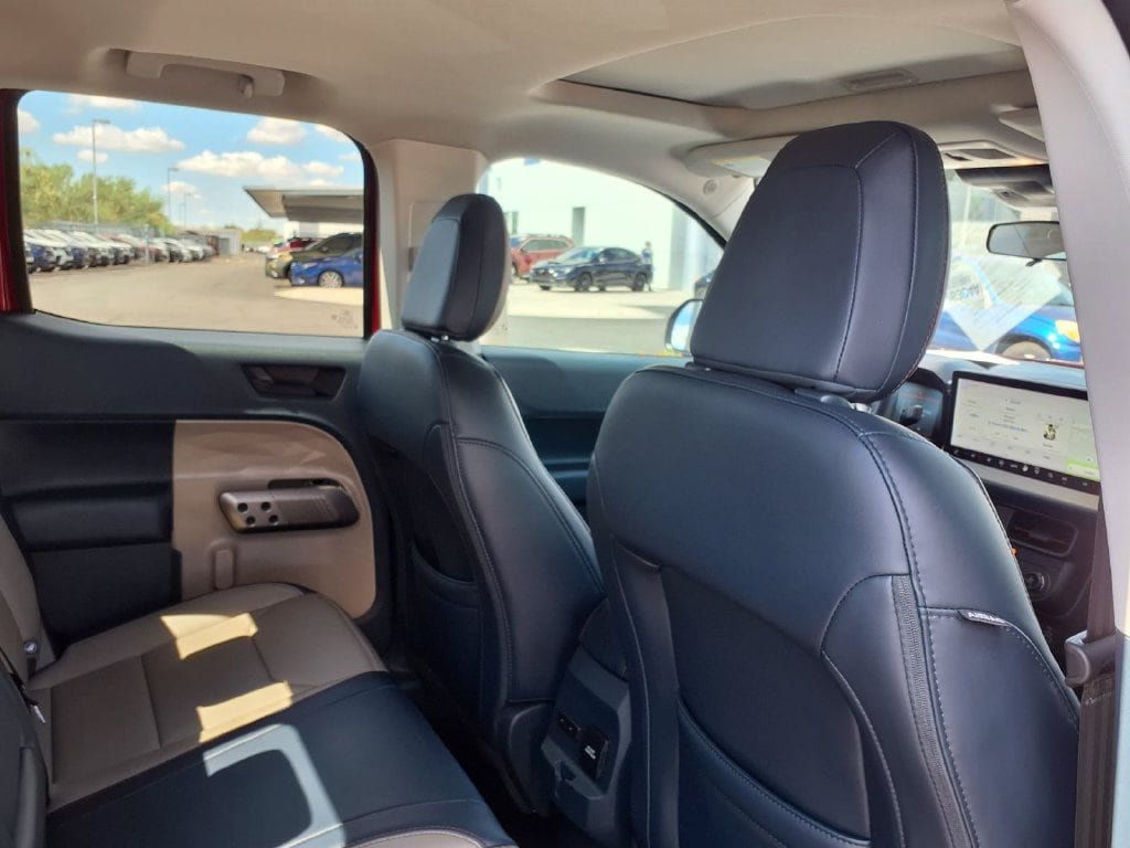 Used 2025 Ford Maverick Lariat w/ 4K Tow Package AWD/4WD image 20
