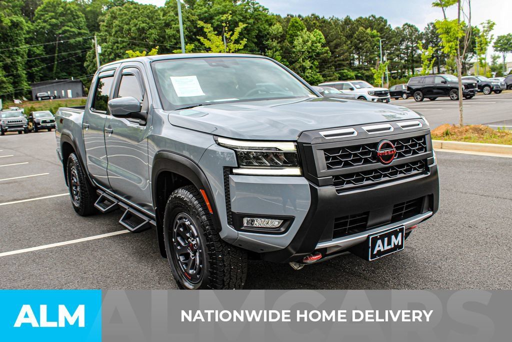 Used 2025 Nissan Frontier PRO-4X AWD/4WD image 4