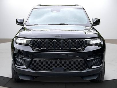 Used 2023 Jeep Grand Cherokee Altitude