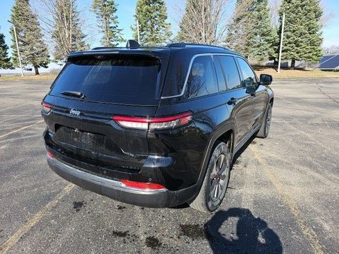 Used 2022 Jeep Grand Cherokee Limited 4xe w/ Luxury Tech Group II image 6