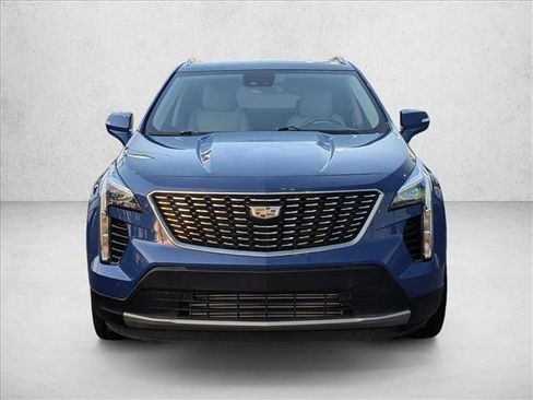 Used 2023 Cadillac XT4 Premium Luxury image 2