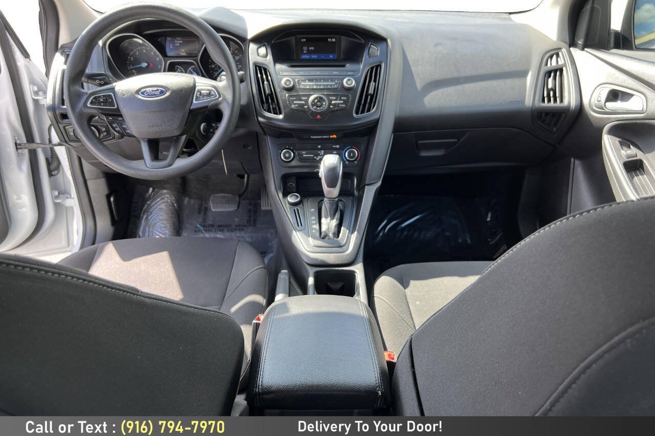 Used 2015 Ford Focus SE FWD image 15