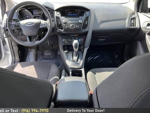 Used 2015 Ford Focus SE FWD image 15