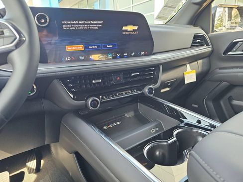 New 2026 Chevrolet Suburban LT w/ Comfort Package AWD/4WD image 29