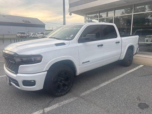 Used 2025 RAM 1500 Big Horn AWD/4WD image 2