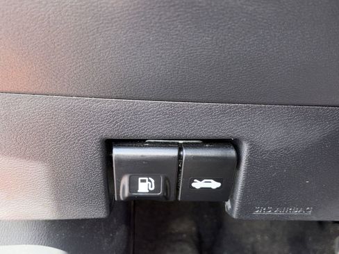 Used 2024 Nissan Kicks SV FWD image 21