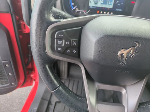 Used 2023 Ford Bronco Wildtrak image 25