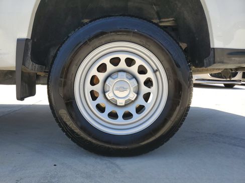 Used 2023 Chevrolet Colorado W/T w/ WT Convenience Package RWD image 9