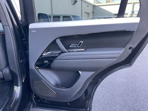 Used 2024 Land Rover Range Rover Sport SV image 17