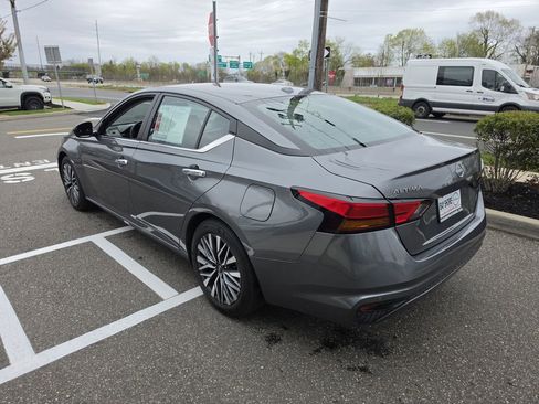 Certified 2025 Nissan Altima 2.5 SV FWD image 8