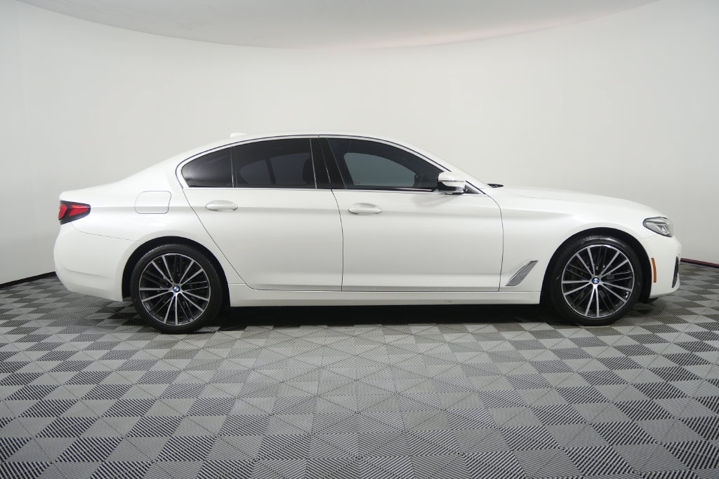 Used 2021 BMW 530i w/ Convenience Package RWD image 3