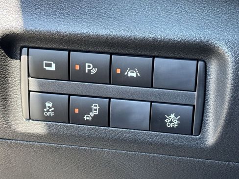 New 2025 Nissan Kicks Play S image 33