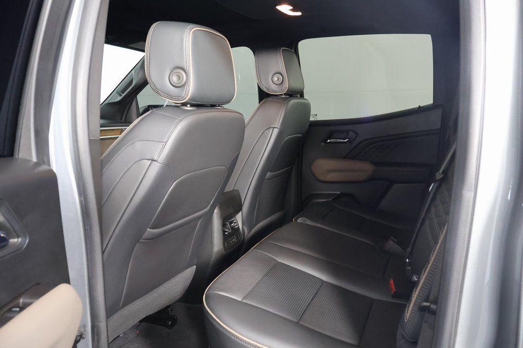 Used 2023 GMC Canyon Denali AWD/4WD image 11