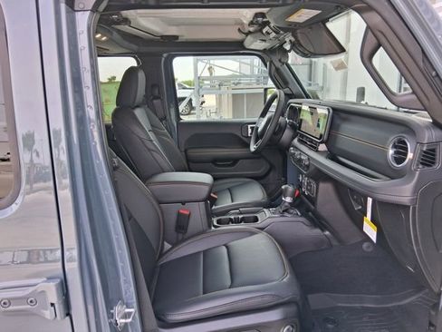 New 2026 Jeep Gladiator Sport image 25