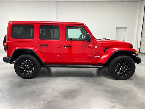 Used 2024 Jeep Wrangler Unlimited Sahara AWD/4WD image 10