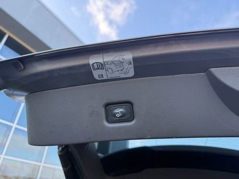 Used 2020 Lincoln Nautilus Reserve w/ Equipment Group 201A image 6