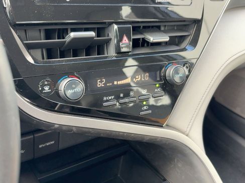 Used 2022 Toyota Camry SE image 22