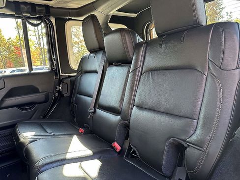 Used 2022 Jeep Wrangler Unlimited Rubicon w/ Xtreme Recon 35" Tire Package image 15