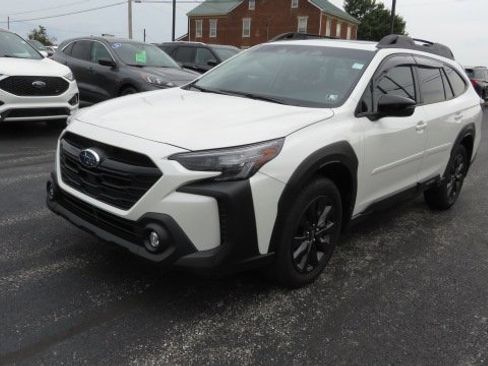 Used 2025 Subaru Outback Onyx Edition XT image 3