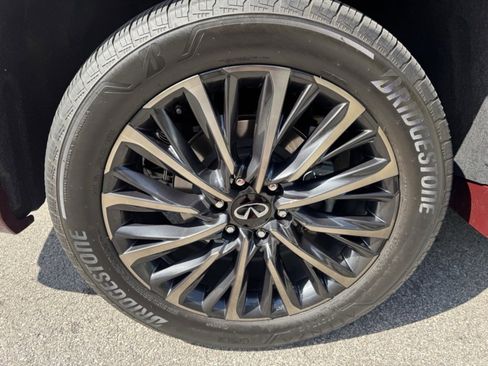 Certified 2025 INFINITI QX80 Autograph w/ Premium Cargo Package image 8