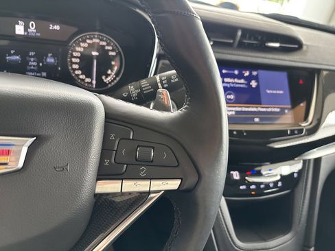 Used 2025 Cadillac XT6 Sport image 16