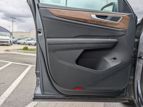 Certified 2025 Volkswagen Atlas SE AWD/4WD image 15