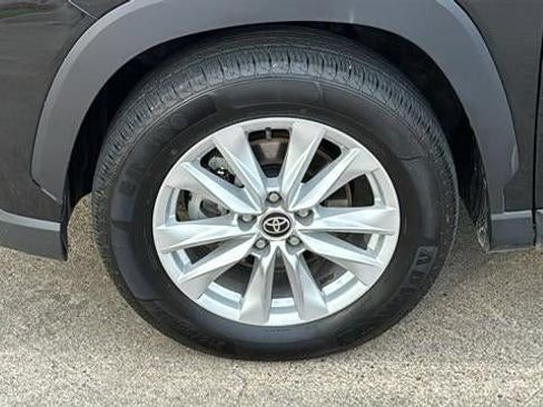 Used 2022 Toyota Corolla Cross LE AWD/4WD image 36