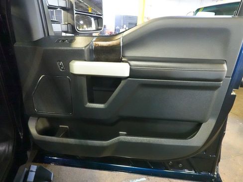 Used 2022 Ford F350 Lariat image 25