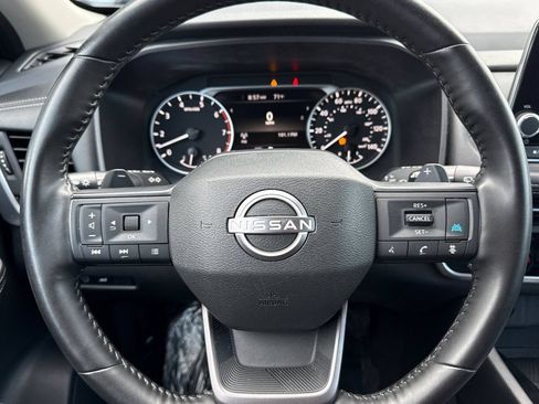 Certified 2025 Nissan Rogue SV AWD/4WD image 29