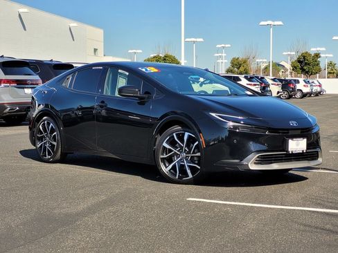 Used 2023 Toyota Prius Prime FWD image 2