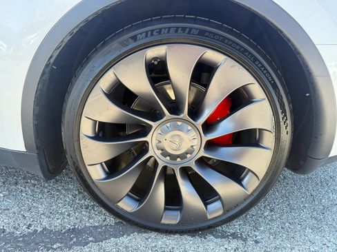 Used 2020 Tesla Model Y Performance image 19