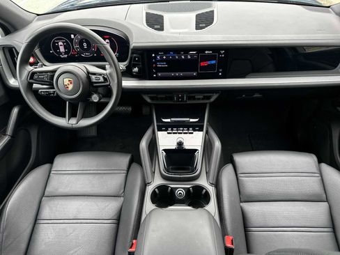 Certified 2024 Porsche Cayenne image 6