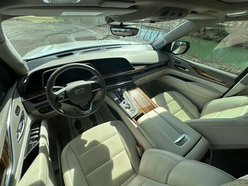 Used 2023 Cadillac Escalade Premium Luxury Platinum image 16