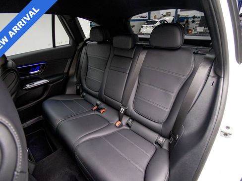 Used 2025 Mercedes-Benz GLC 300 4MATIC image 15