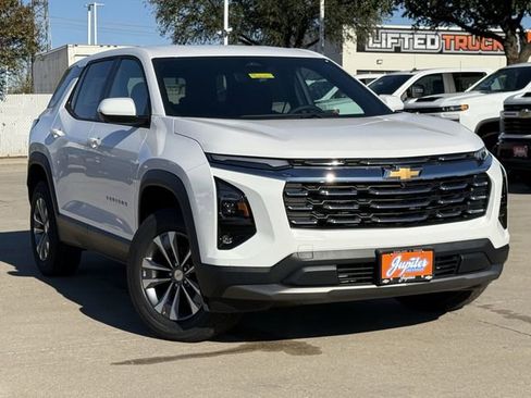 New 2026 Chevrolet Equinox LT w/ Convenience Package II image 2